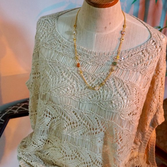 VERTIGO BLOUSE ,COLOR BEIGE ,SIXE XL (PREOWNED) - Picture 7 of 8